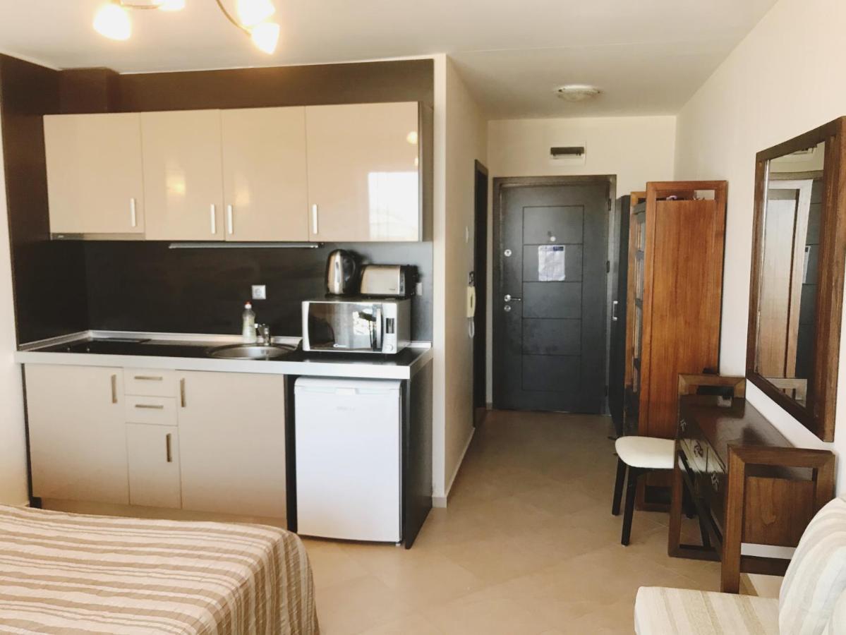 First Line Apartments Argo -Studio Room Front Sea View 로제넷츠 외부 사진