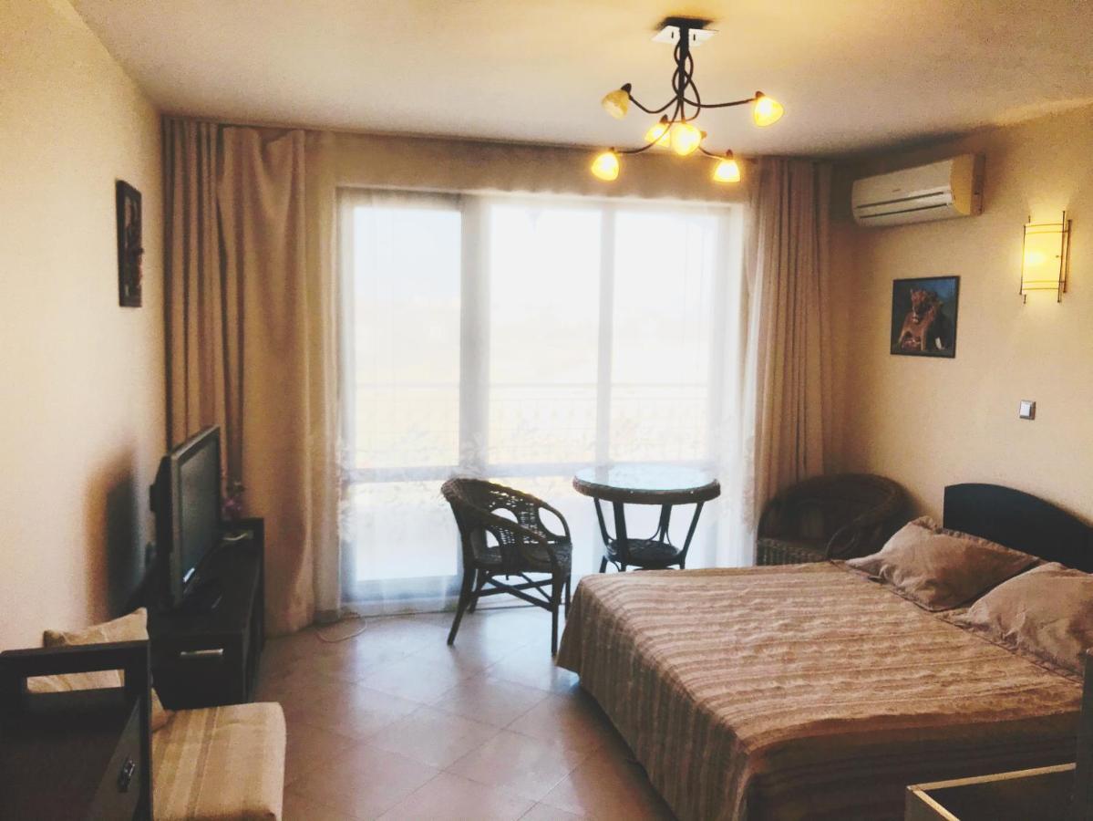 First Line Apartments Argo -Studio Room Front Sea View 로제넷츠 외부 사진