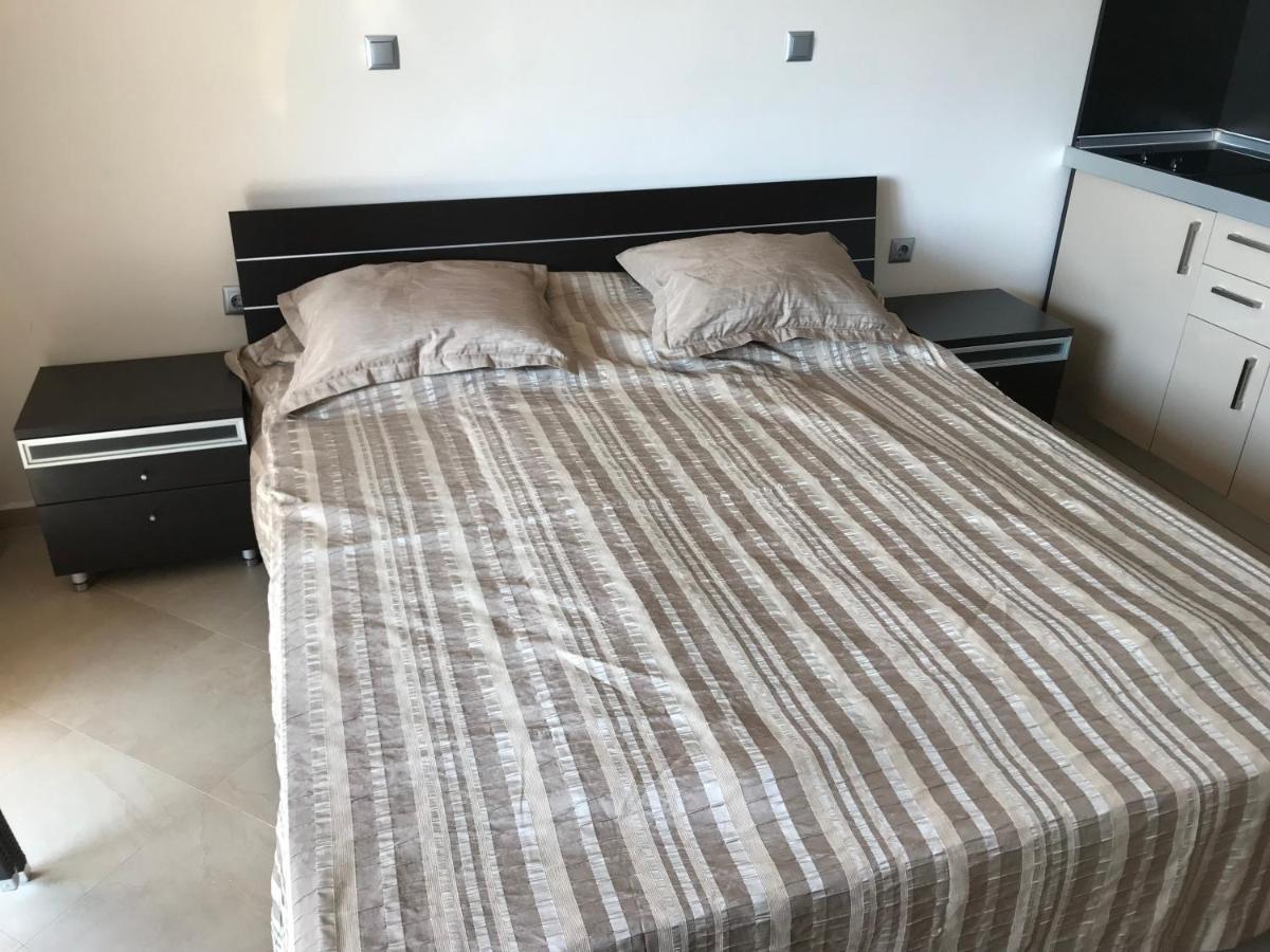 First Line Apartments Argo -Studio Room Front Sea View 로제넷츠 외부 사진