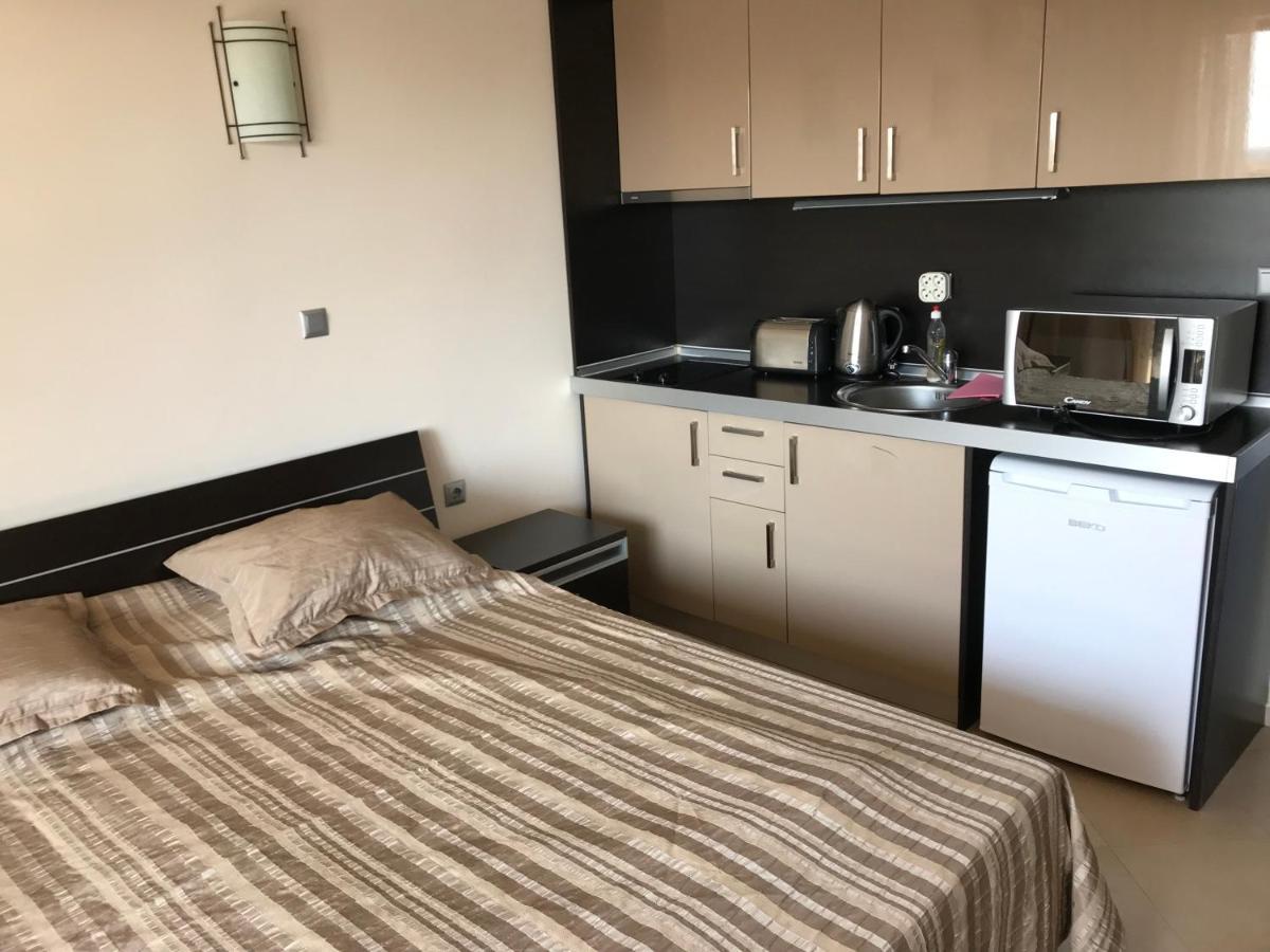First Line Apartments Argo -Studio Room Front Sea View 로제넷츠 외부 사진